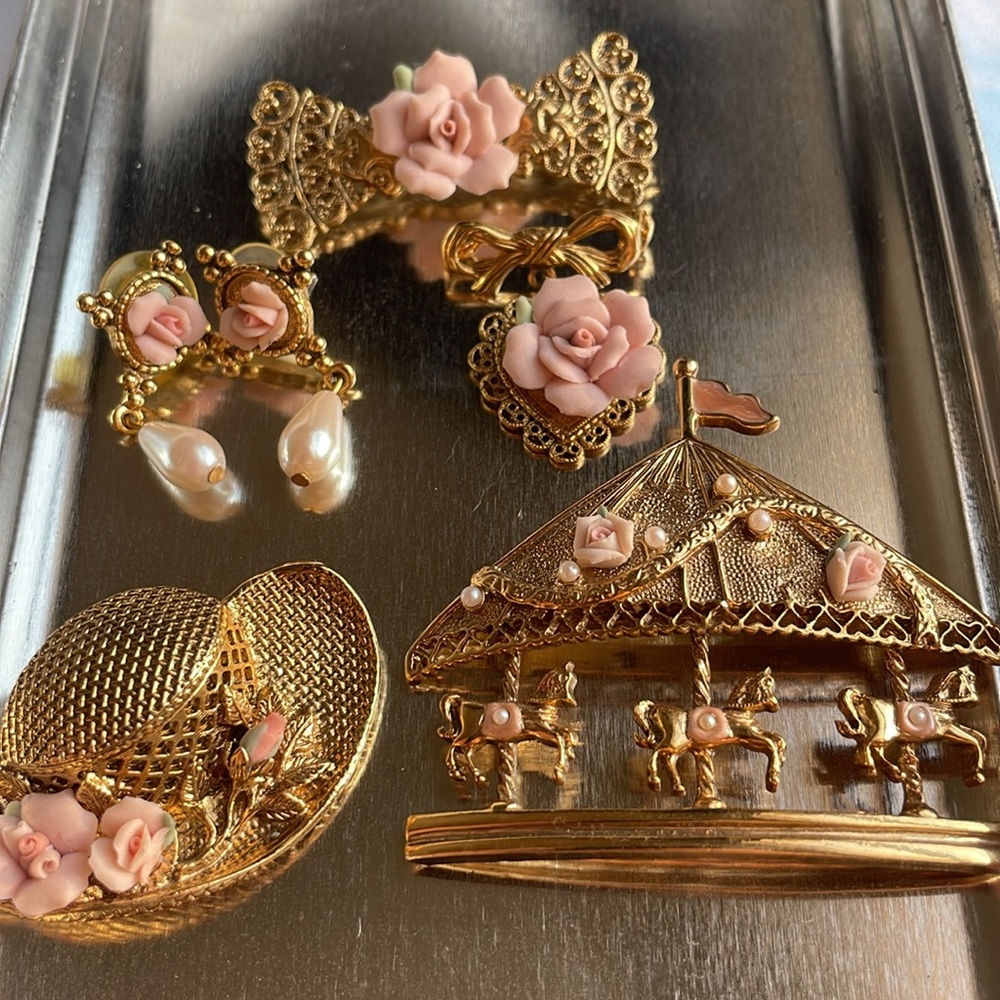 1928 signed Vintage Brooch and Earrings Set with roses and gold - Picture 12 of 15